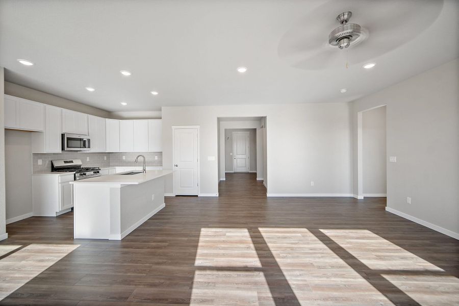 Spacious, unfurnished interior of a new home in The Glen, Colorado Springs (Image 28).
