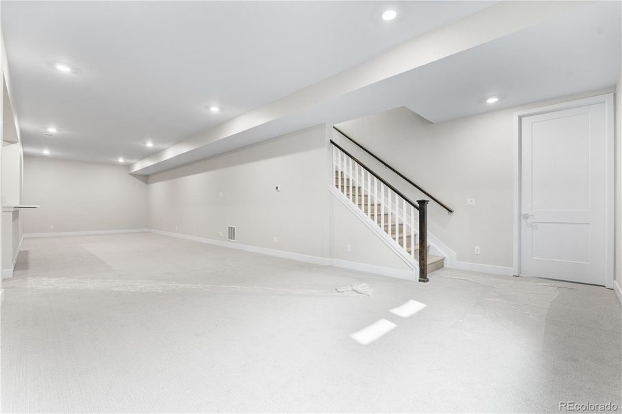 Image 33 of a home in Reflection at Solstice.