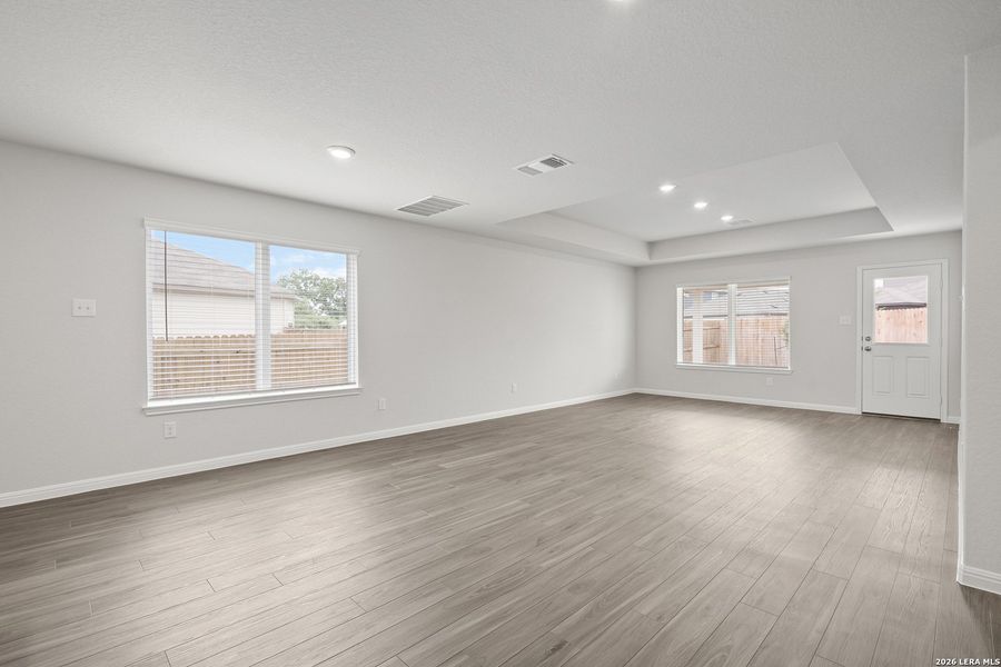 Spacious, unfurnished interior of a new home in Cinco Lakes, San Antonio (Image 28). Spacious, unfurnished interior of a new home in Cinco Lakes, San Antonio (Image 28).