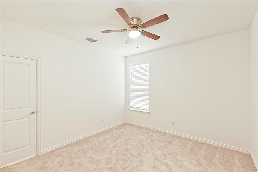 Spacious, unfurnished interior of a new home in Preserve at Honey Creek, McKinney (Image 34).