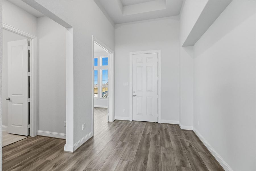 Spacious, unfurnished interior of a new home in Sundance Cove, Crosby (Image 20).