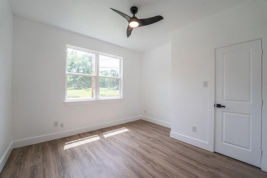 Spacious, unfurnished interior of a new home in , Sulphur Springs (Image 15).