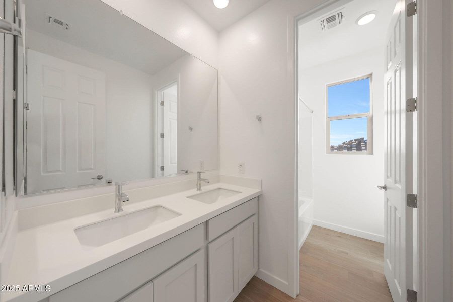 PHX_Landmarke_lot 1187_Mahogany_349_bath