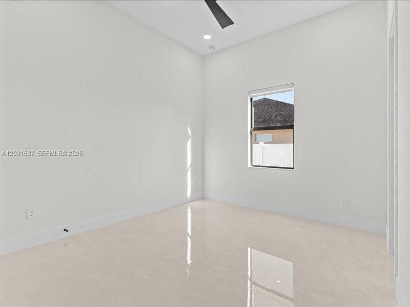 Spacious, unfurnished interior of a new home in , Port St. Lucie (Image 24).