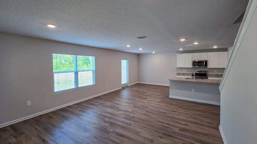 Spacious, unfurnished interior of a new home in Lake Mary Forest, Tallahassee (Image 12).