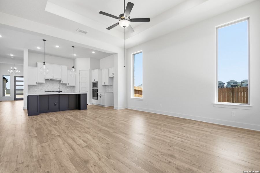 Spacious, unfurnished interior of a new home in Ladera - 50s, San Antonio (Image 16). Spacious, unfurnished interior of a new home in Ladera - 50s, San Antonio (Image 16).