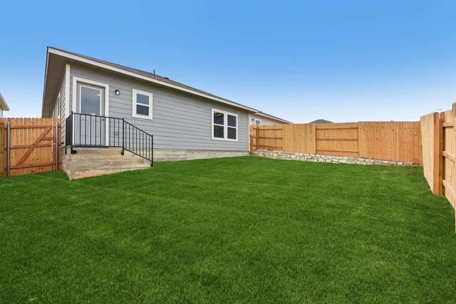 Exterior details and patio area of a home in Edgebrooke, Pflugerville (Image 17).