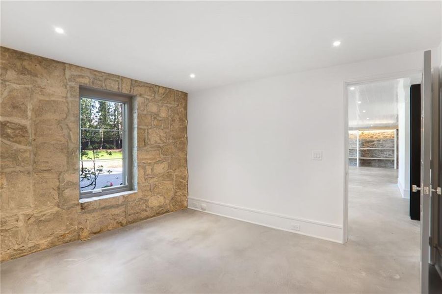 Spacious, unfurnished interior of a new home in , Atlanta (Image 29).