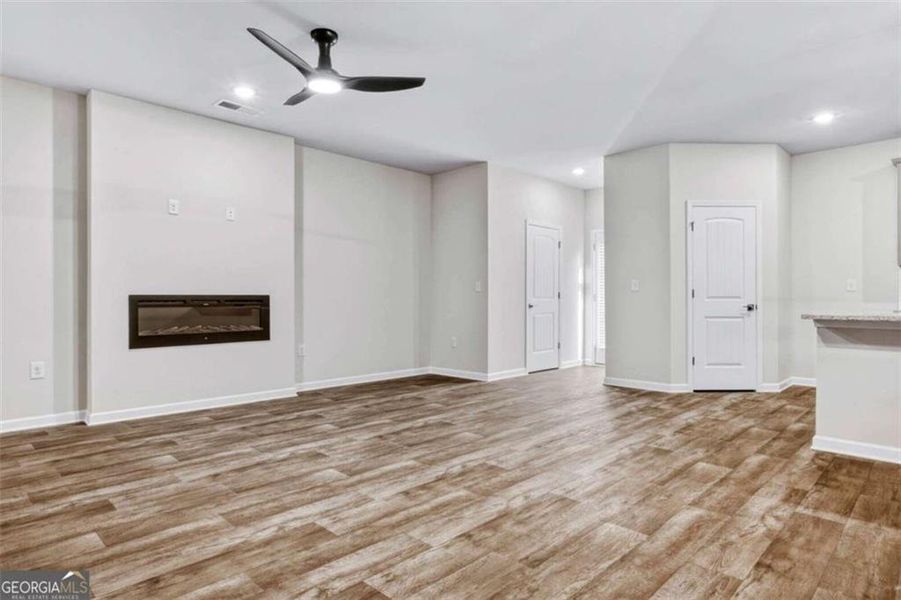 Spacious, unfurnished interior of a new home in Parkway James, Snellville (Image 13).