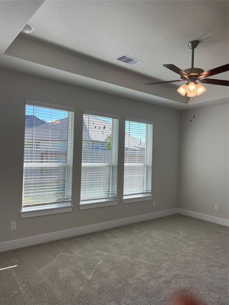 Spacious, unfurnished interior of a new home in Sunterra, Katy (Image 15). Spacious, unfurnished interior of a new home in Sunterra, Katy (Image 15).