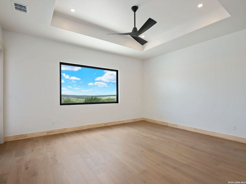 Spacious, unfurnished interior of a new home in , San Antonio (Image 22).