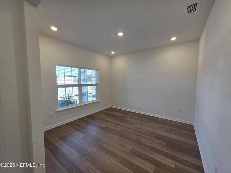Spacious, unfurnished interior of a new home in Hyland Trail, Green Cove Springs (Image 56).