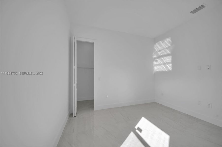 Spacious, unfurnished interior of a new home in , Lehigh Acres (Image 31).
