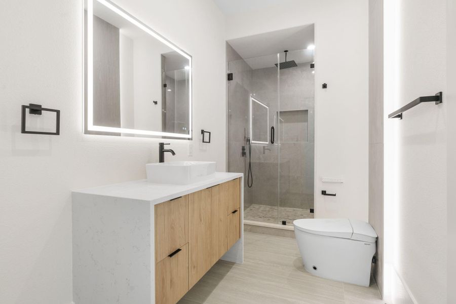 Furnished interior view inside a new home in , Tomball (Image 17).