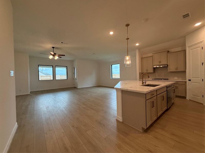 Spacious, unfurnished interior of a new home in Brookewater, Rosenberg (Image 6).