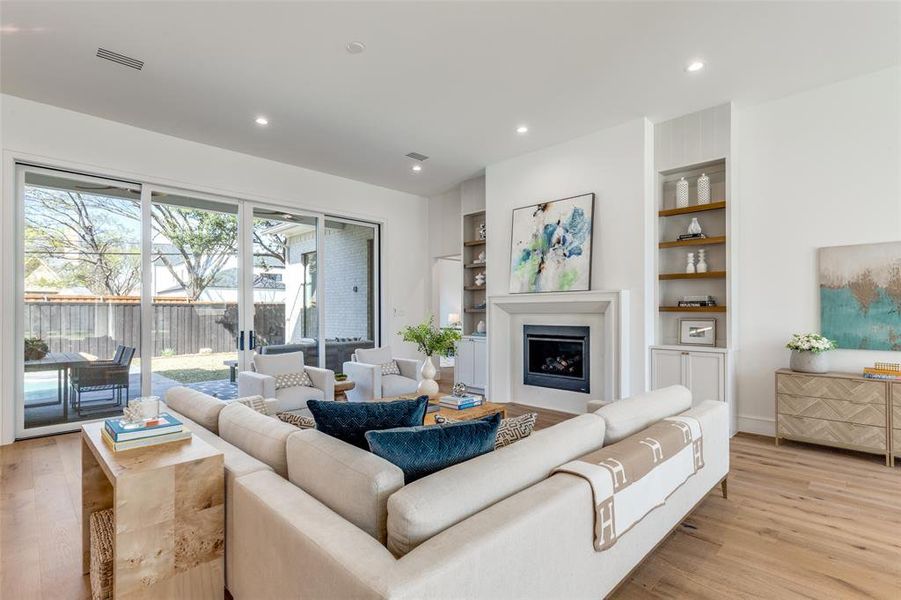 Furnished interior view inside a new home in , Dallas (Image 10).