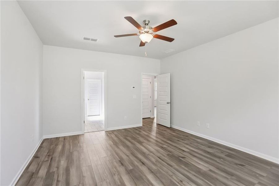 Spacious, unfurnished interior of a new home in Grandview at Millers Mill, Stockbridge (Image 20). Spacious, unfurnished interior of a new home in Grandview at Millers Mill, Stockbridge (Image 20).