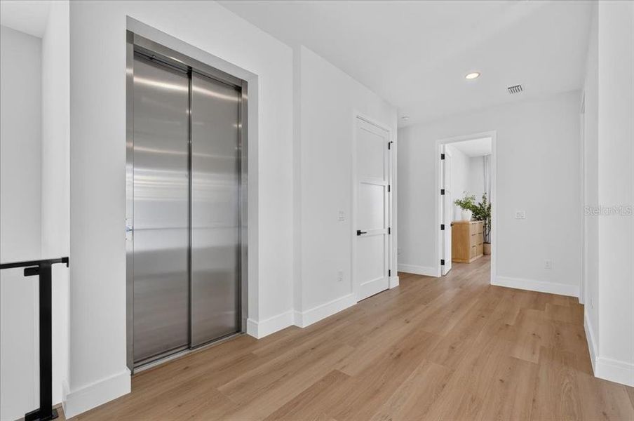Spacious, unfurnished interior of a new home in , Redington Shores (Image 25).