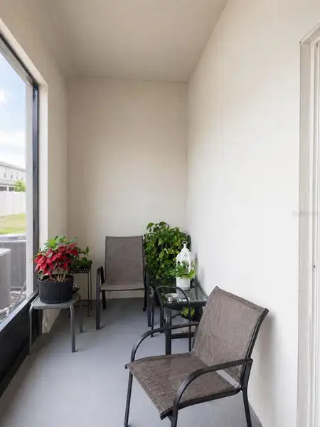 Exterior details and patio area of a home in , Zephyrhills (Image 3).