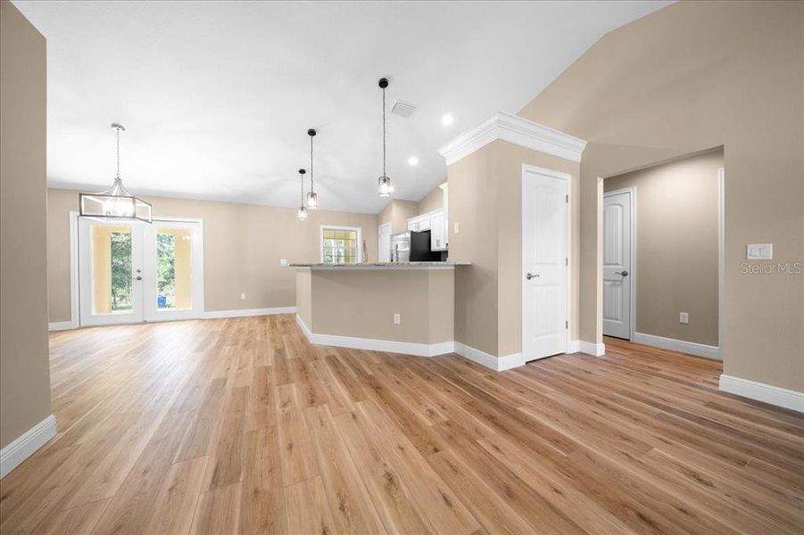 Spacious, unfurnished interior of a new home in , Dunnellon (Image 17).