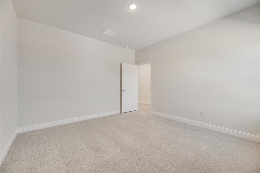 Spacious, unfurnished interior of a new home in Arbors at Legacy Hills, Celina (Image 34).