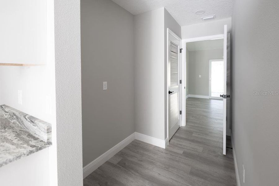 Spacious, unfurnished interior of a new home in , Citrus Springs (Image 38).