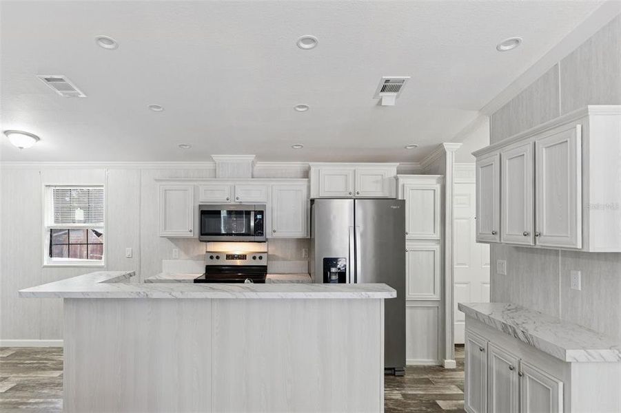 Furnished interior view inside a new home in , Lake Wales (Image 7).