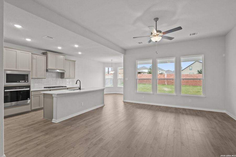 Spacious, unfurnished interior of a new home in Buffalo Crossing, Cibolo (Image 31). Spacious, unfurnished interior of a new home in Buffalo Crossing, Cibolo (Image 31).
