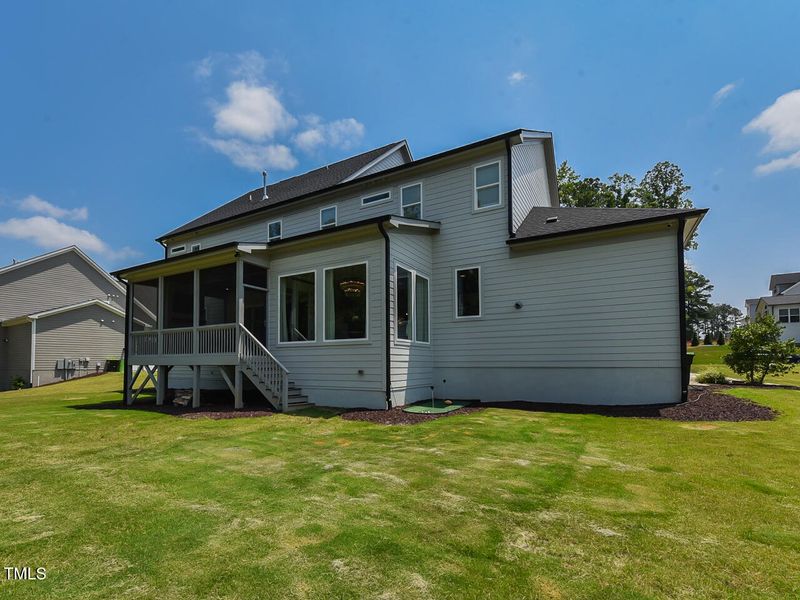 Exterior - Rear 2 - OK