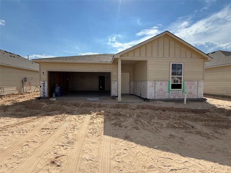 Exterior details and patio area of a home in Magnolia Springs, Montgomery (Image 2). Exterior details and patio area of a home in Magnolia Springs, Montgomery (Image 2).