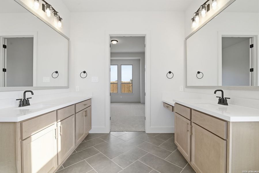 Furnished interior view inside a new home in Haby Hill 50s, San Antonio (Image 14).
