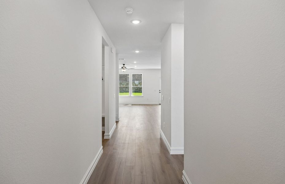 Spacious, unfurnished interior of a new home in Pinnacle at Legacy Hills, Celina (Image 14).