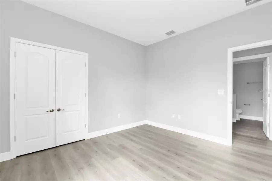 Spacious, unfurnished interior of a new home in , Port Charlotte (Image 21).