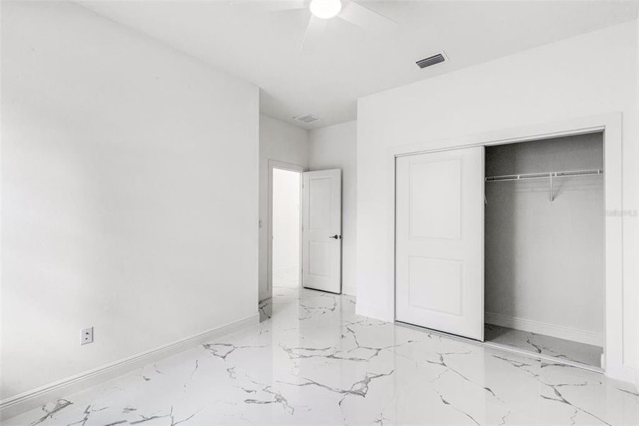 Spacious, unfurnished interior of a new home in , Tampa (Image 35).