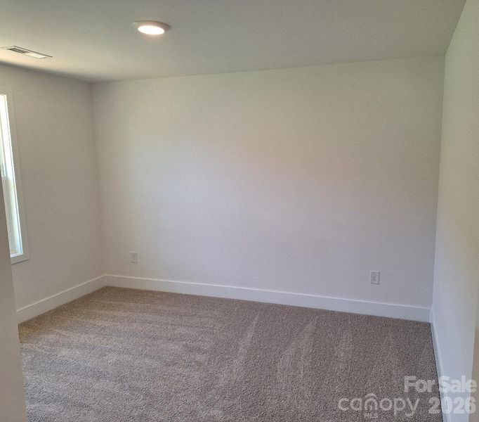 Spacious, unfurnished interior of a new home in Cardiff Glyn, Catawba (Image 19).