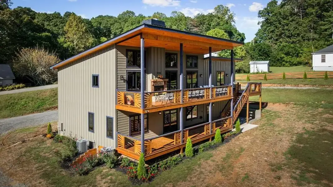 Exterior details and patio area of a home in , Blue Ridge (Image 27).
