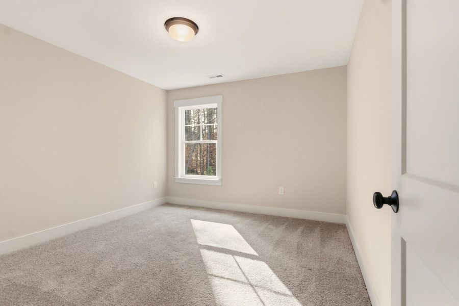 Spacious, unfurnished interior of a new home in Harbor Crossing, Greensboro (Image 32).