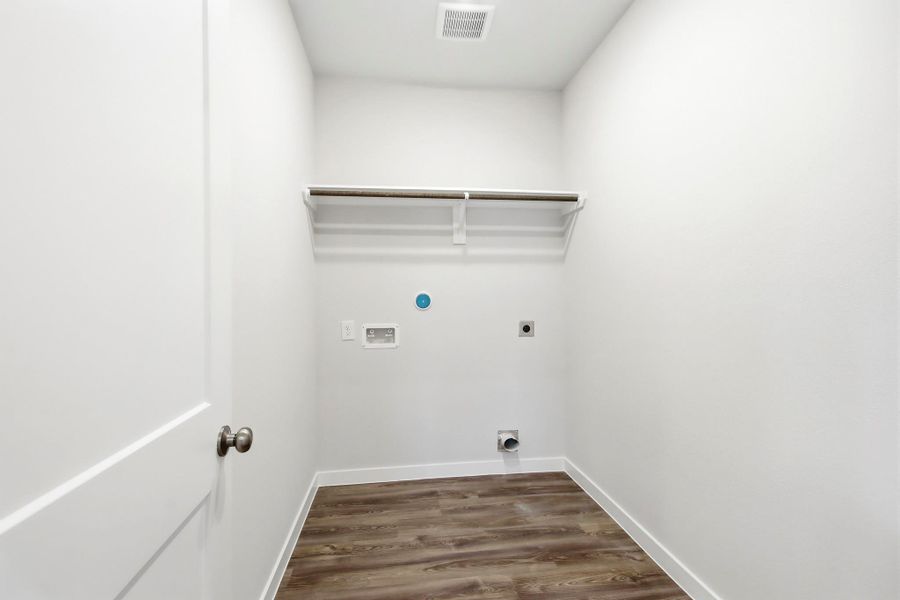 Spacious, unfurnished interior of a new home in Maple Woods, Hockley (Image 16).