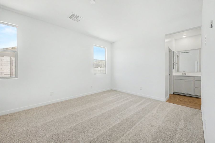 Spacious, unfurnished interior of a new home in Sunrise, Surprise (Image 7).