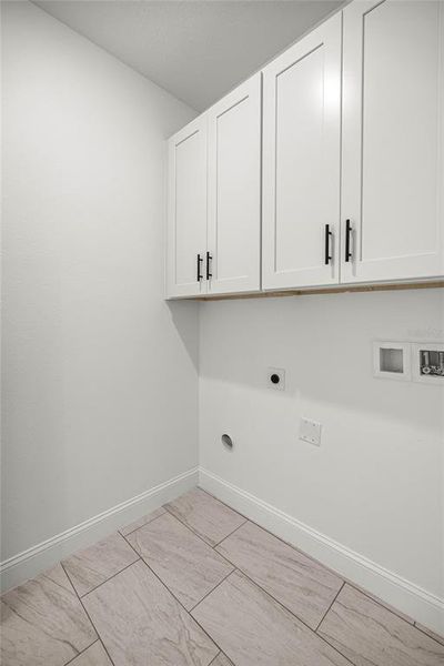 Spacious, unfurnished interior of a new home in , Citrus Springs (Image 25).