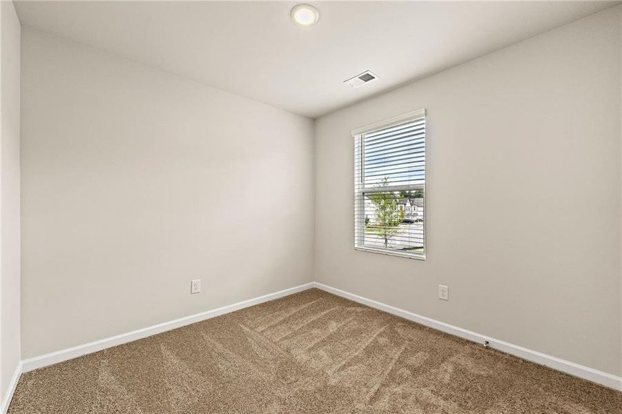 Spacious, unfurnished interior of a new home in The Grove At Mundy Mill, Gainesville (Image 20). Spacious, unfurnished interior of a new home in The Grove At Mundy Mill, Gainesville (Image 20).