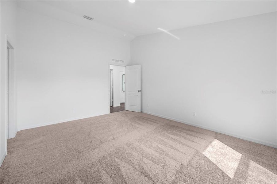 Spacious, unfurnished interior of a new home in , Port Charlotte (Image 16).