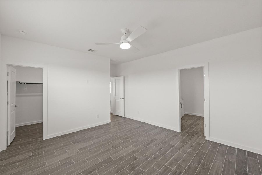 Private primary suite (*Photo not of actual home and used for illustration purposes only.)