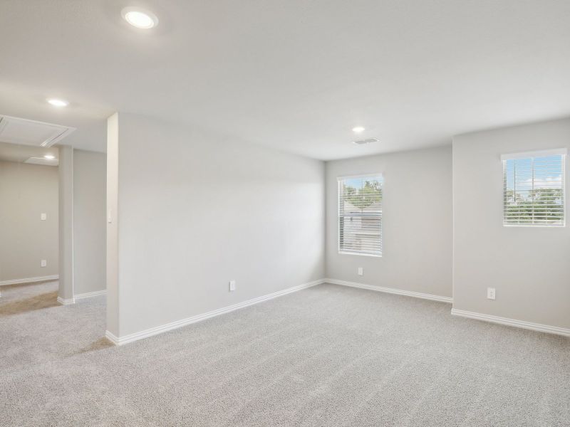 Spacious, unfurnished interior of a new home in Lakehaven - Premier Series, Farmersville (Image 19).