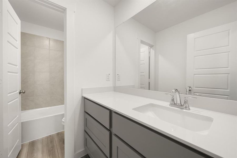 245 Wagon Spoke- Bathroom-1