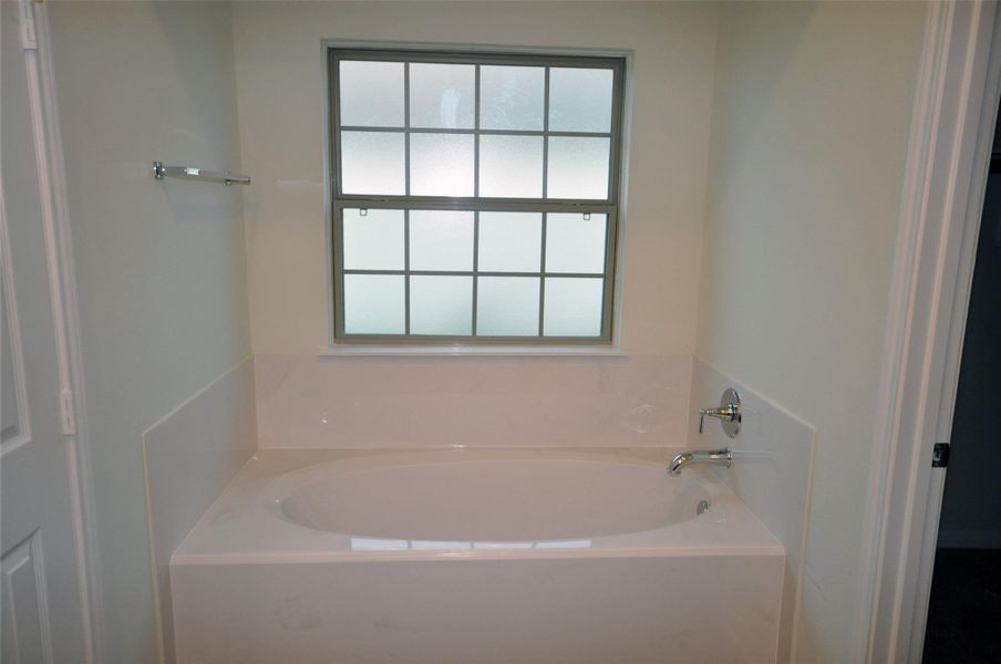 Close-up of interior finishes inside a home in Pedregal, League City (Image 18). Close-up of interior finishes inside a home in Pedregal, League City (Image 18).