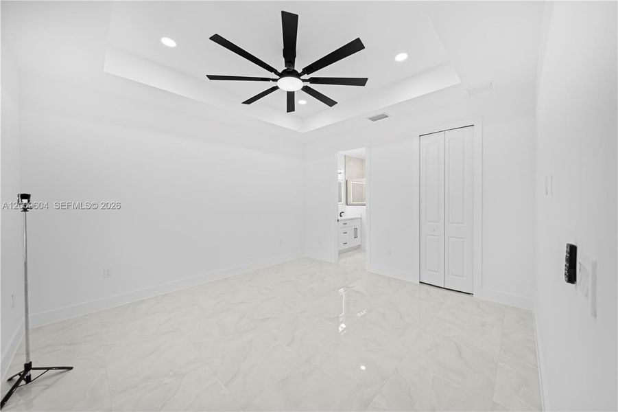 Spacious, unfurnished interior of a new home in , Lehigh Acres (Image 28).