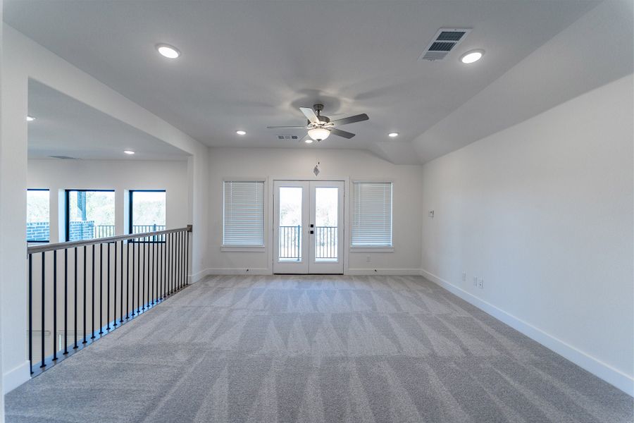 Spacious, unfurnished interior of a new home in Sonoma Verde, Rockwall (Image 55).
