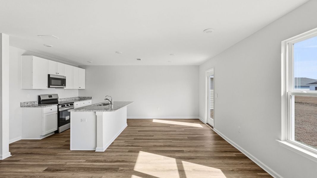 Furnished interior view inside a new home in Liberty, Panama City (Image 11).