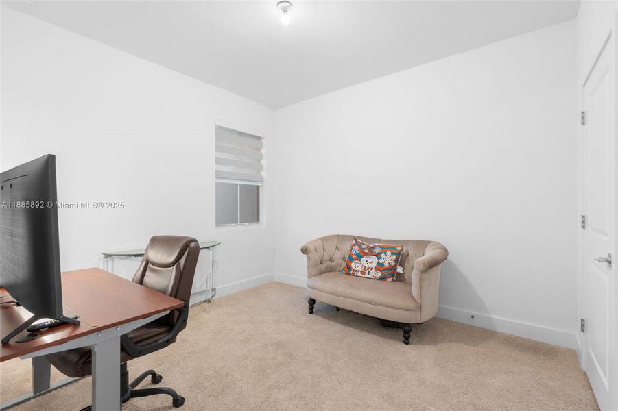 Furnished interior view inside a new home in , Pembroke Pines (Image 11).